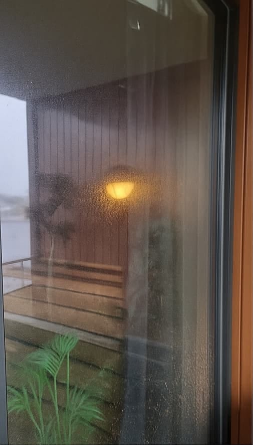 Skittent vindu før vask – Oppdrag 1 – Stavanger & omegn